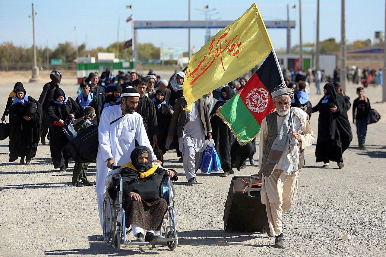 جا به جایی ۲۱ هزار زائر افغانستانی از دوغارون به سمت مرزهای خروجی کشور