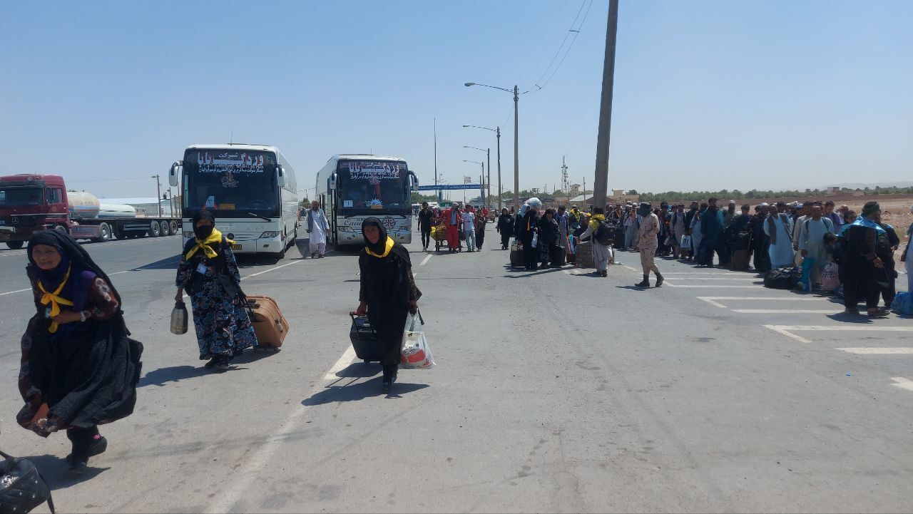 خروج بیش  از ۴۸ هزار زائر افغانستانی از مرز دوغارون