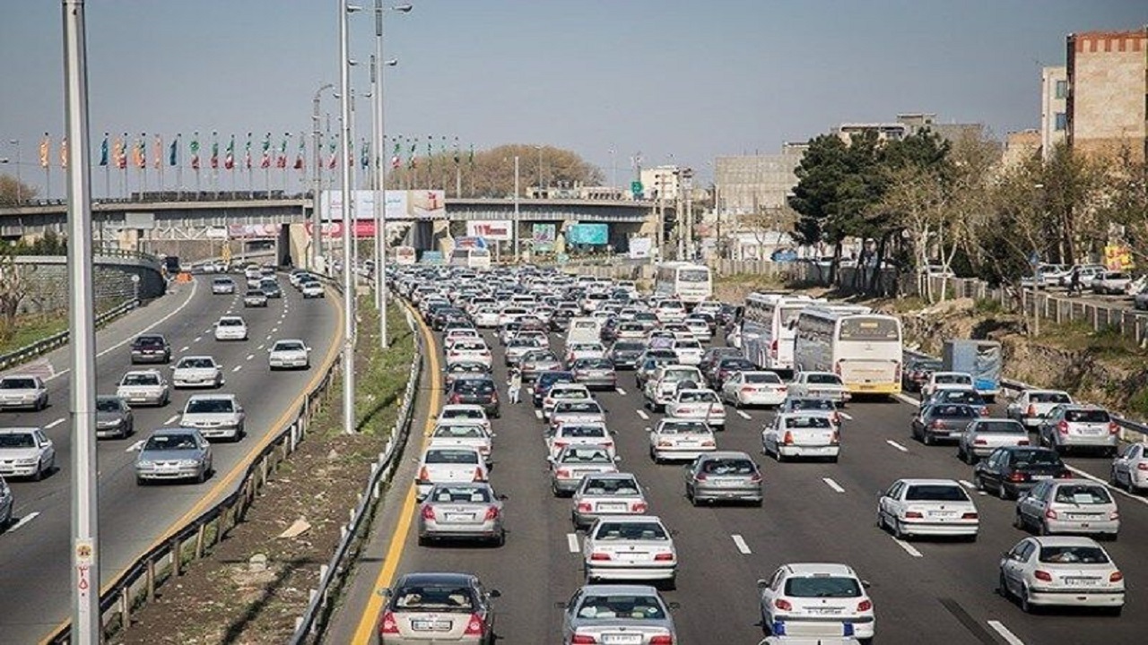 کاهش تردد خودروها در ورودیهای مشهد در دهه آخر ماه صفر