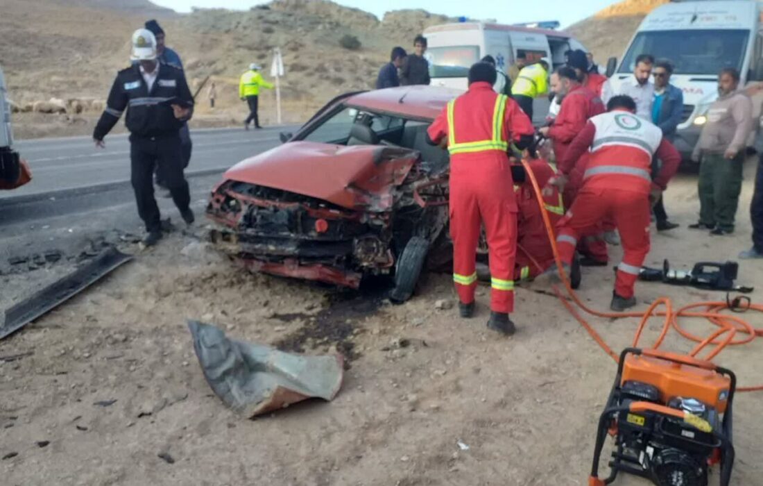 یک فوتی و ۸ مصدوم در برخورد پراید با پژو در جاده قوچان