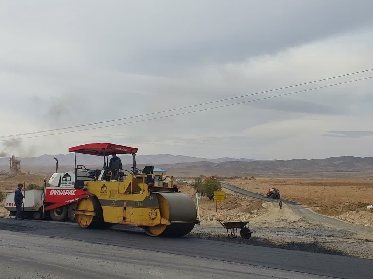 بهره برداری از ۳ کیلومتر آسفالت گرم در محور روستایی شهرستان نیشابور